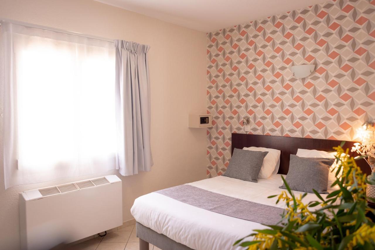 Hotel Et Appartements Reine D'Azur 로퀴에브륀캡마르탱 외부 사진