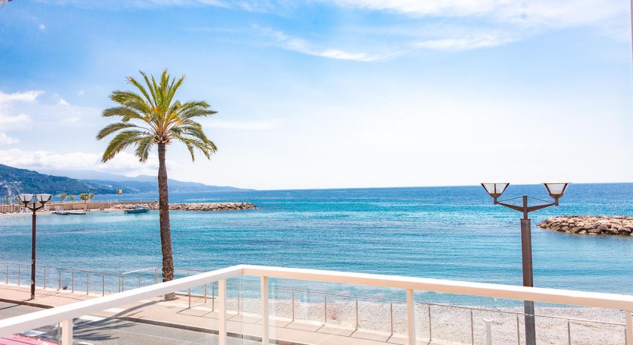 Hotel Et Appartements Reine D'Azur 로퀴에브륀캡마르탱 외부 사진