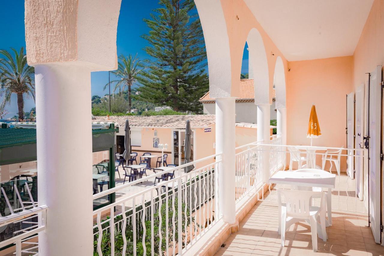 Hotel Et Appartements Reine D'Azur 로퀴에브륀캡마르탱 외부 사진