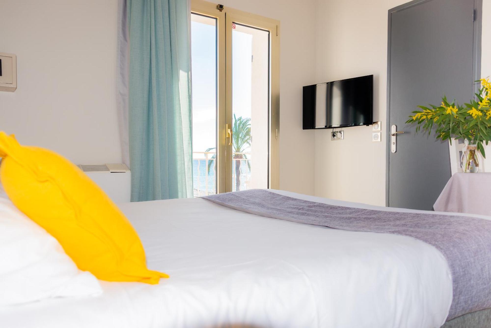 Hotel Et Appartements Reine D'Azur 로퀴에브륀캡마르탱 외부 사진
