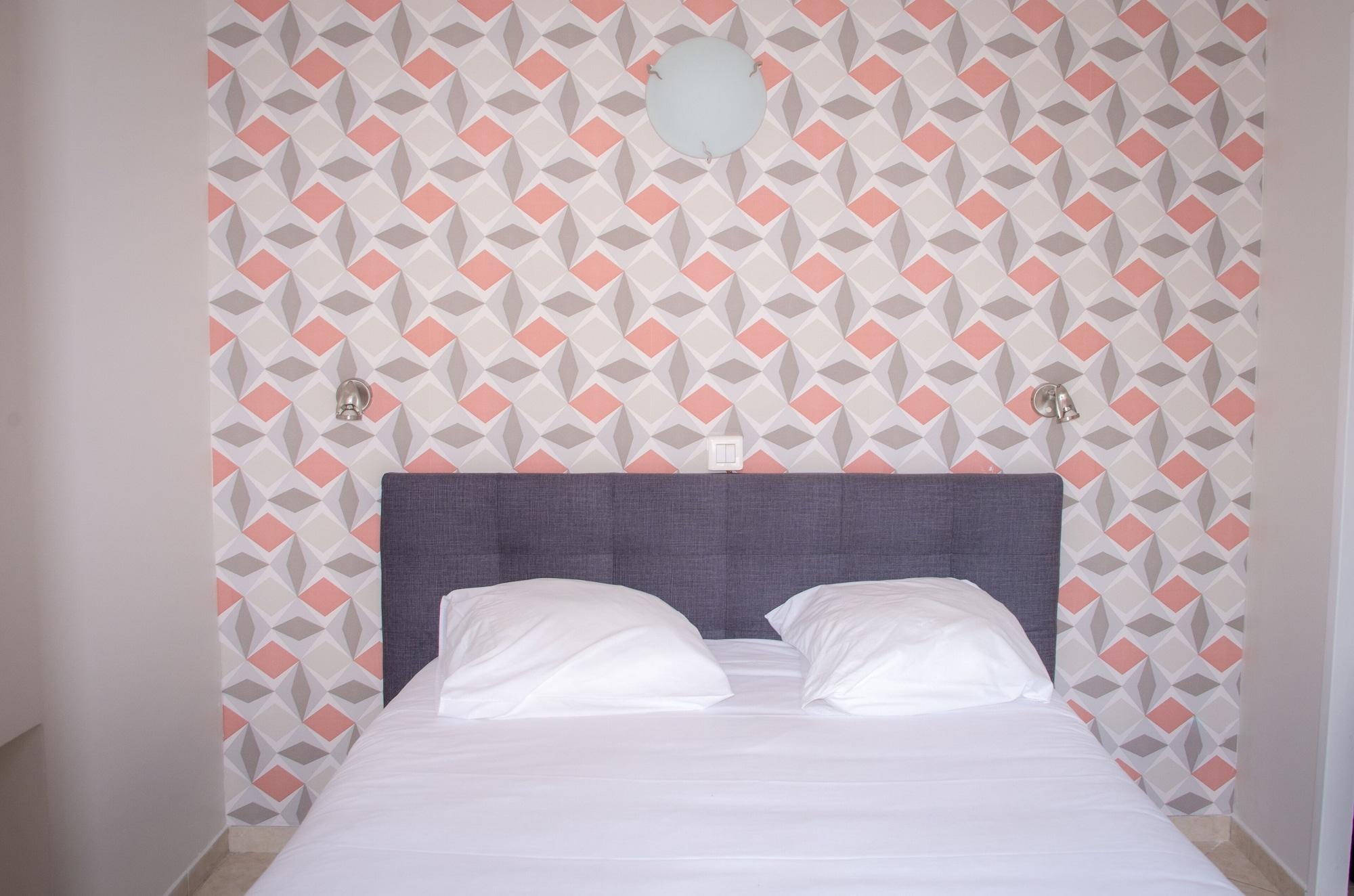 Hotel Et Appartements Reine D'Azur 로퀴에브륀캡마르탱 외부 사진