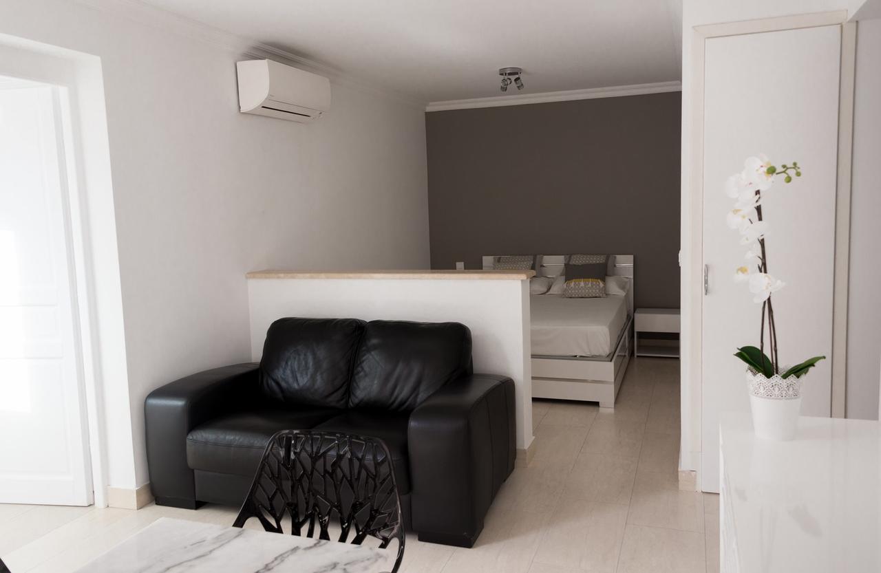 Hotel Et Appartements Reine D'Azur 로퀴에브륀캡마르탱 외부 사진