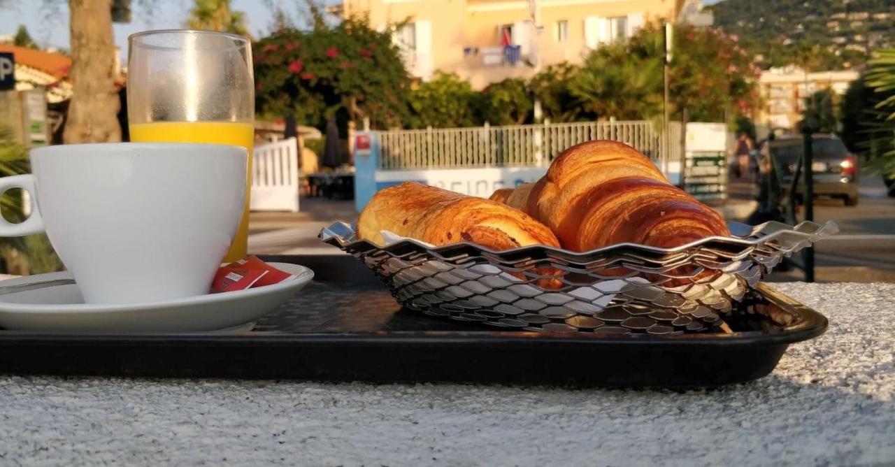 Hotel Et Appartements Reine D'Azur 로퀴에브륀캡마르탱 외부 사진