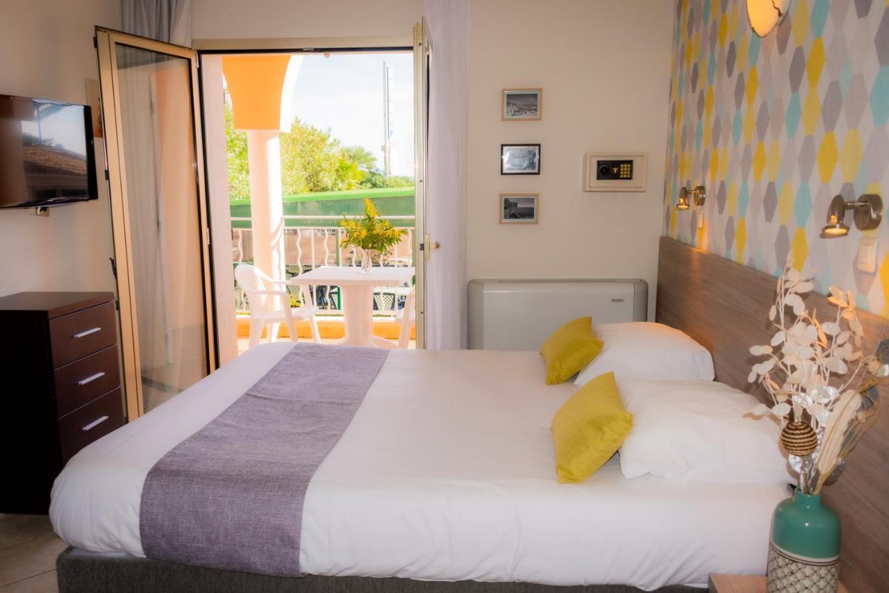 Hotel Et Appartements Reine D'Azur 로퀴에브륀캡마르탱 외부 사진