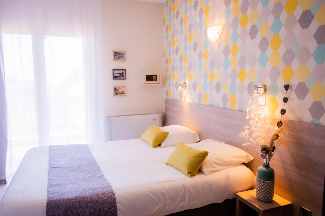 Hotel Et Appartements Reine D'Azur 로퀴에브륀캡마르탱 외부 사진